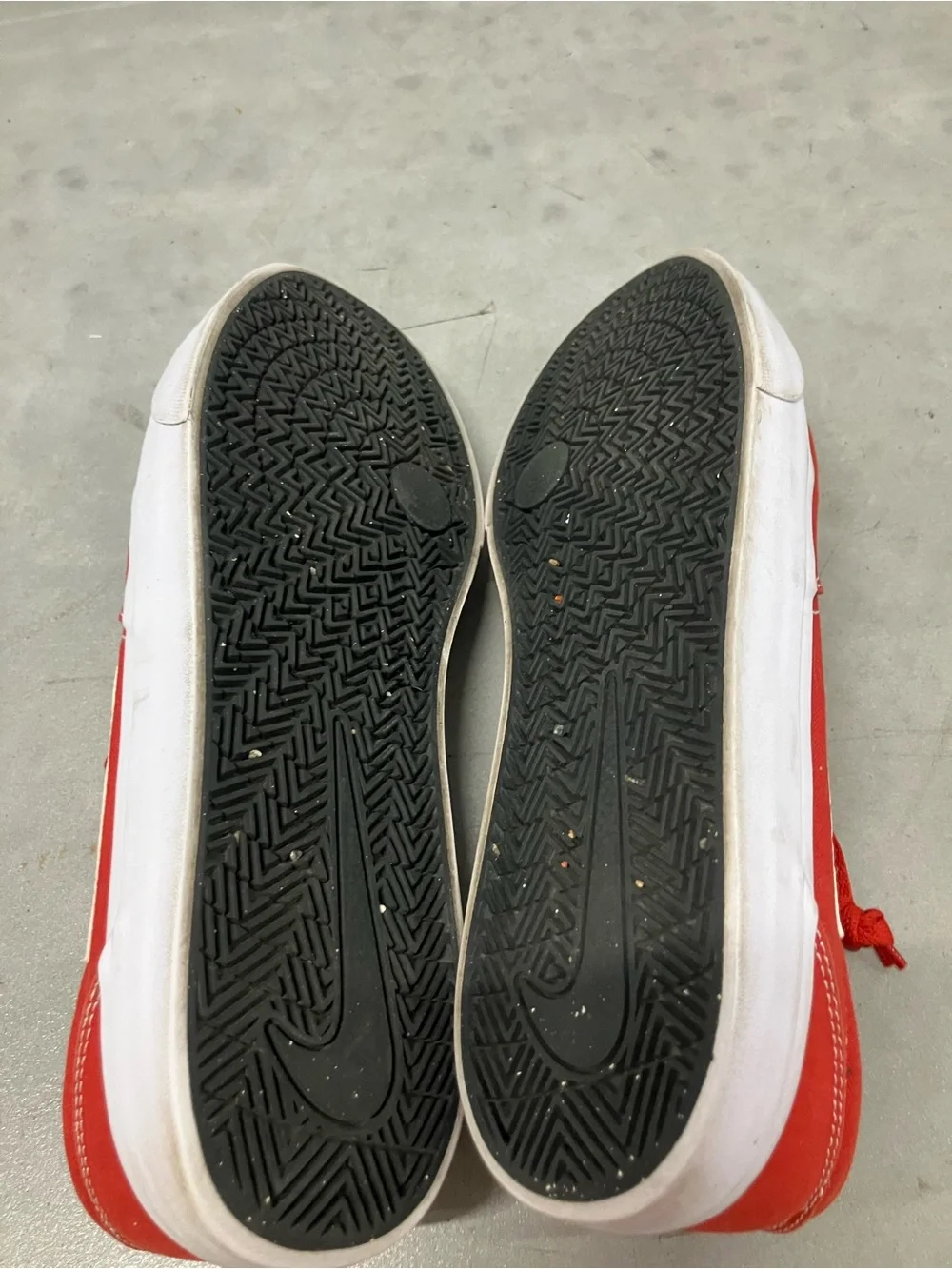 Nike SB Charge Low red Canvas Skate Sneakers Men’s Size 11